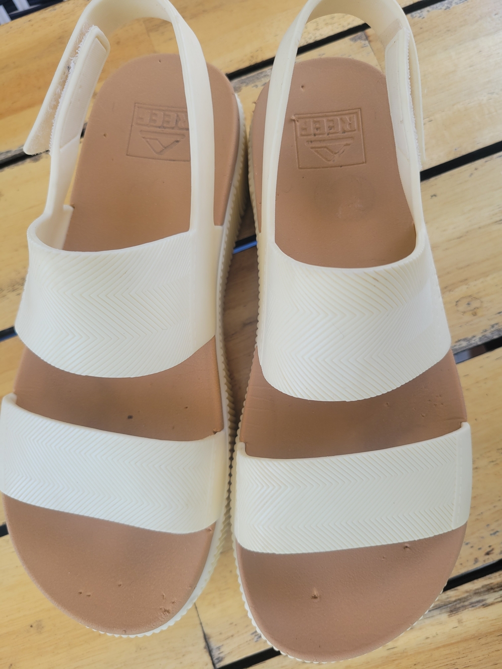Reef Women’s White Vista Higher Platforms - Picture 3 of 5